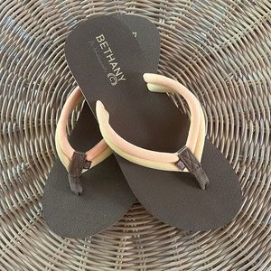 Cobian Bethany flip flops. Like new.